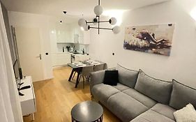 Apartment Naomi Znjan Split